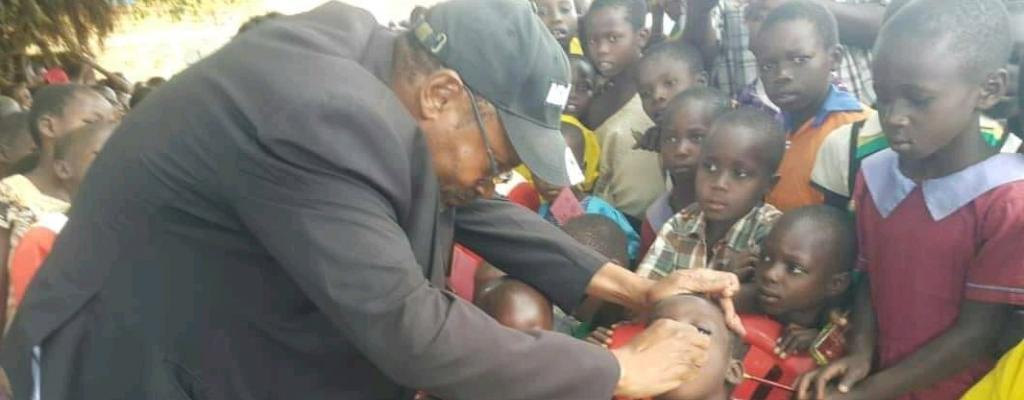 DHO Dr, Patrick Magoola during the launch of Rubella immunization at Dohwe Primary School DHO Patrick Magoola during the of Rubella immunization
